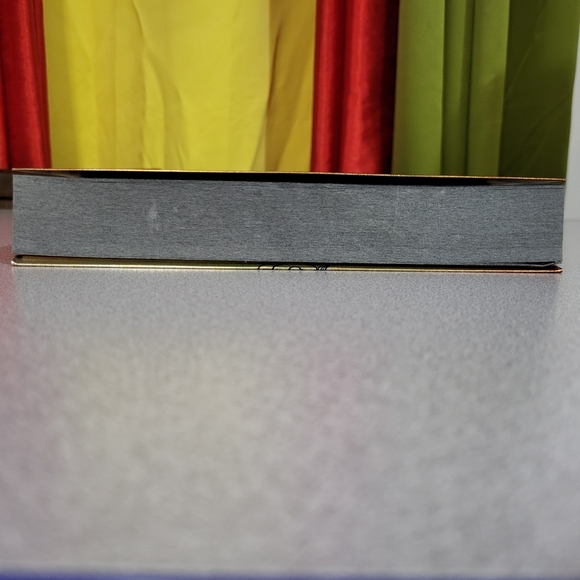 Alas de Sangre Hardcover Book - Picture 12 of 13